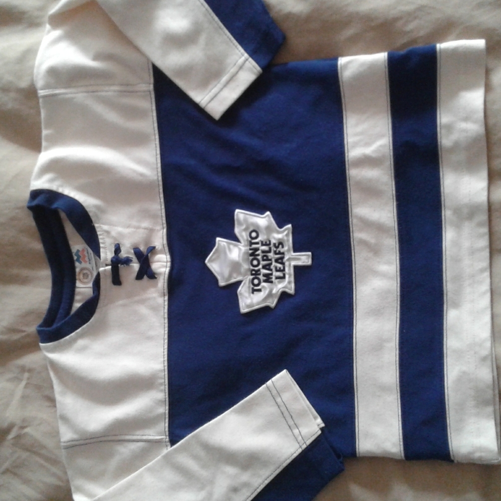 Maple Leafs kids shirt